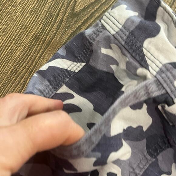 Carhartt Womens El Paso Hiking Shorts Mid Rise Relaxed Fit Camouflage Gray Sz 4 - Picture 3 of 8